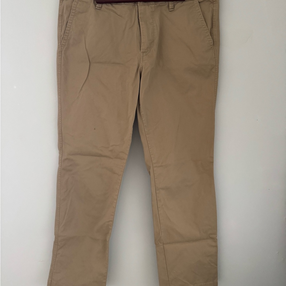 Aeropostale Men's Khaki Chinos